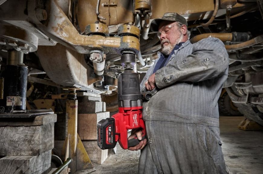 Гайковерт аккумуляторный бесщеточный MILWAUKEE 1'' (2711Нм) M18 ONEFHIWF1DS-0C, с кольцом (каркас) 4933472071 фото