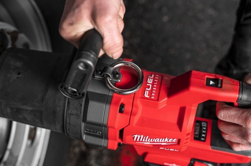 Гайковерт аккумуляторный бесщеточный MILWAUKEE 1'' (2711Нм) M18 ONEFHIWF1DS-0C, с кольцом (каркас) 4933472071 фото