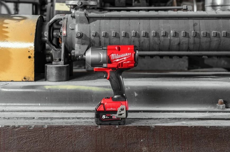 Гайковерт высокомоментный MILWAUKEE 1/2" (1491 Нм) M18 ONEFHIWP12-0X, с пином (каркас, HDкейс) 4933459724 фото