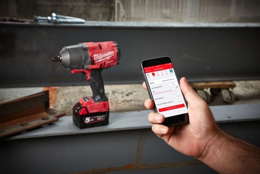 Гайковерт высокомоментный MILWAUKEE 1/2" (1491 Нм) M18 ONEFHIWP12-0X, с пином (каркас, HDкейс) 4933459724 фото