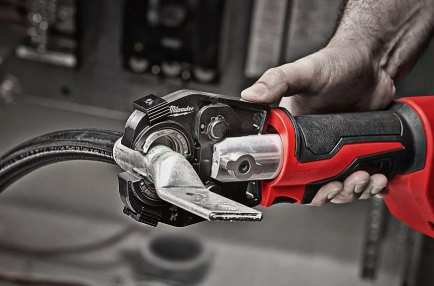 Обжимник гидравлический аккумуляторный для кабелей MILWAUKEE M18&trade; HCCT-201C ONE-KEY (ЗУ+1Х2Ач+кейс) 4933451194 фото